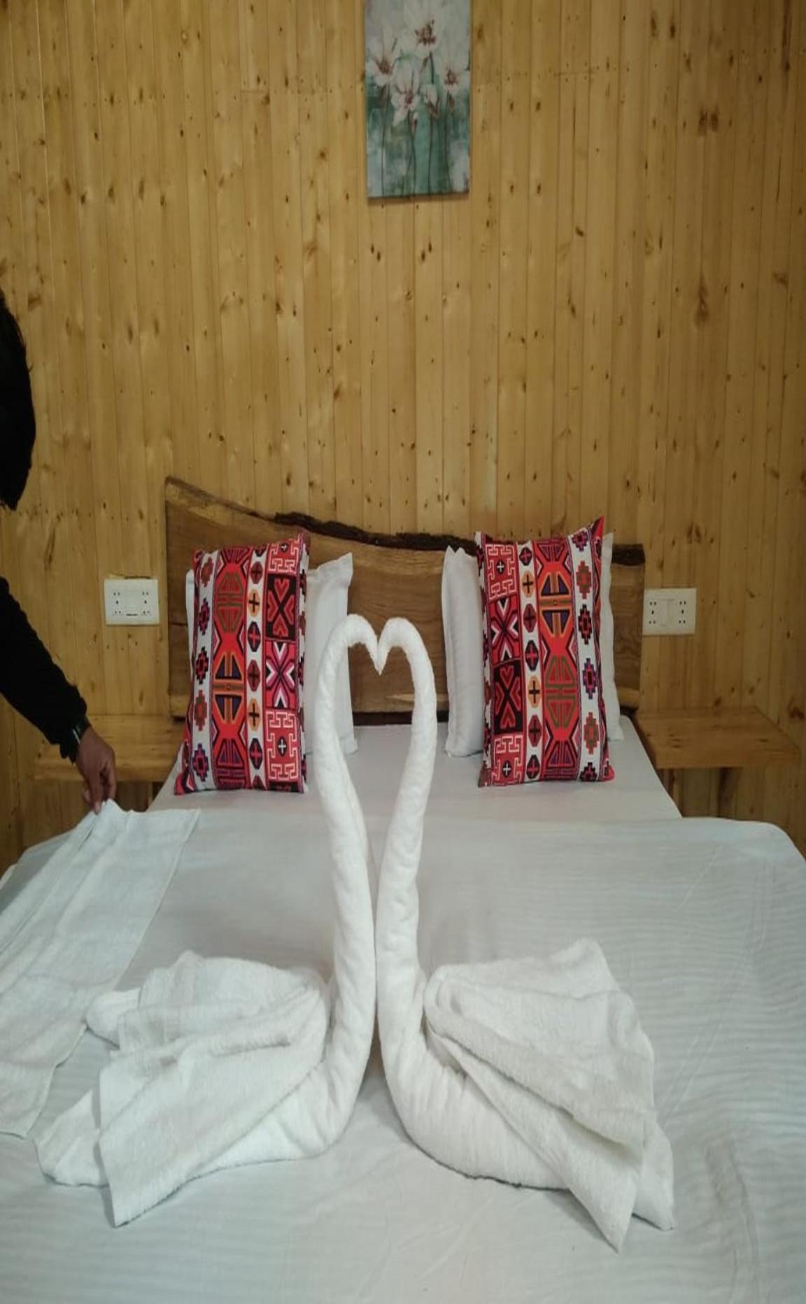 Offbeat Abodes - Tirthan Valley Banjār 外观 照片