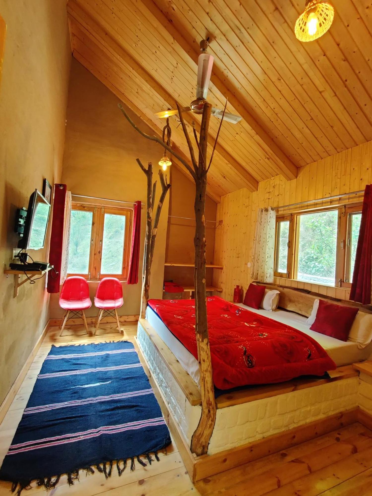 Offbeat Abodes - Tirthan Valley Banjār 外观 照片
